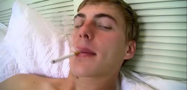  Kinky Noah Brooks fingers himself while smoking and wanks